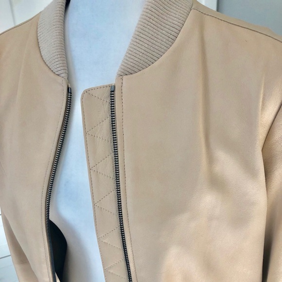🎉HOST PICK!🎉Vince tan leather bomber jacket - Picture 6 of 8